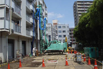 Photo 3: Piling work in a small space for earthquake-resistance reinforcement of a condominium