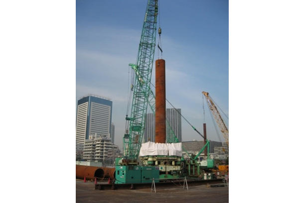 Photo 4: Deep-piling work for a high-rise condominium on soft ground